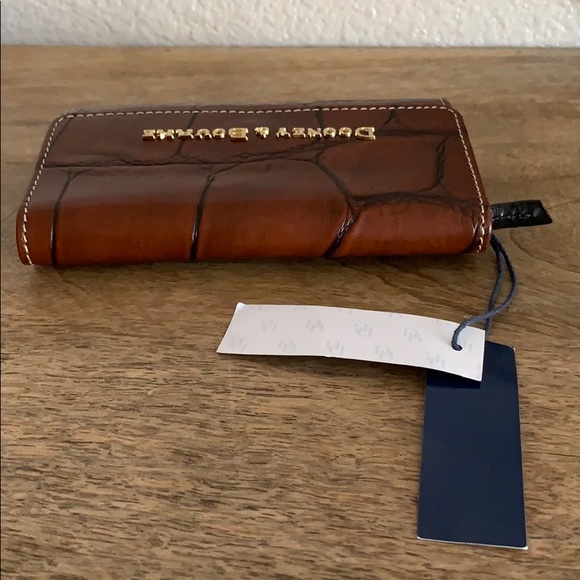 π Dooney & Bourke Wallet - Picture 9 of 16